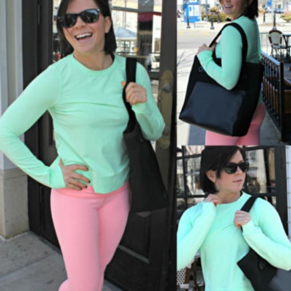 SOLD Lululemon Warm Me Up Crew - Picture 1 of 3